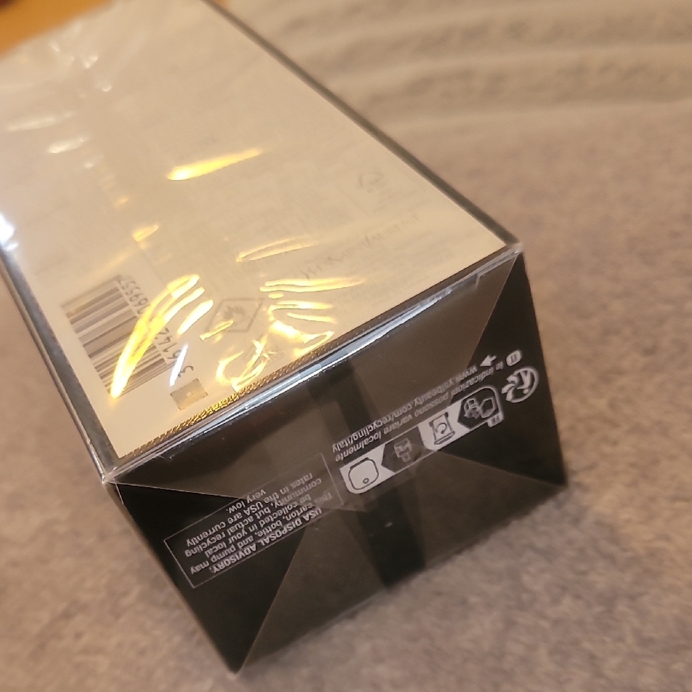 Yves Saint Laurent Libre in Black, White, and Gold - Picture 3 of 5